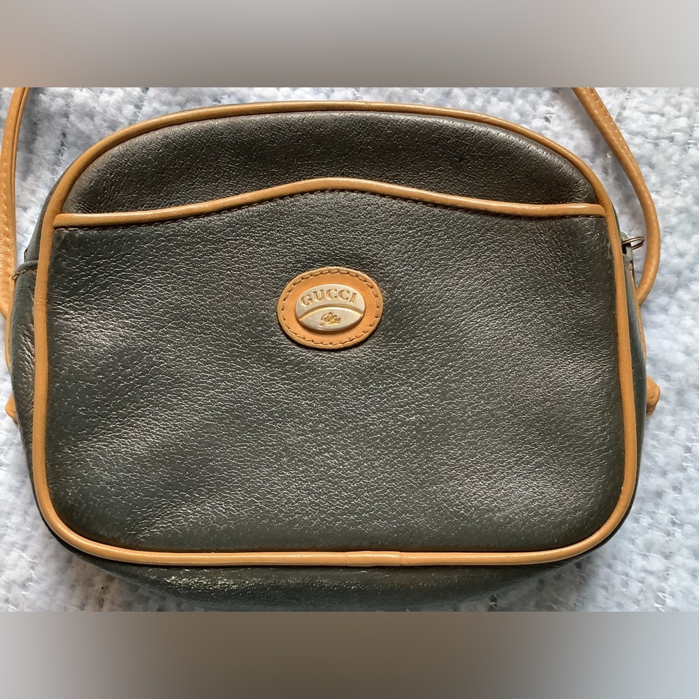 GUCCI PLUS Vintage Canvas Leather Shoulder Pouch Black Crossbody Authentic Bag